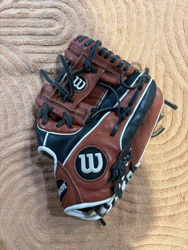 Wilson A550 RH Baseball Glove 11.5" (Used)