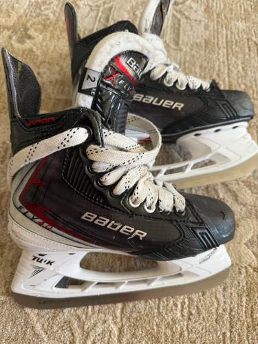 2025 Bauer Vapor Fly40 Hockey Skates  Size 2, Width EE (Used)