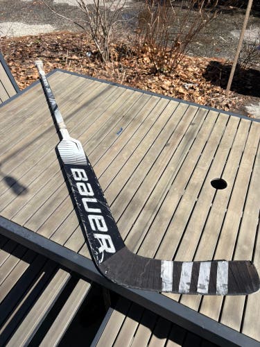 Junior Bauer Supreme S27 Regular Goalie Stick 21" Paddle (Used)