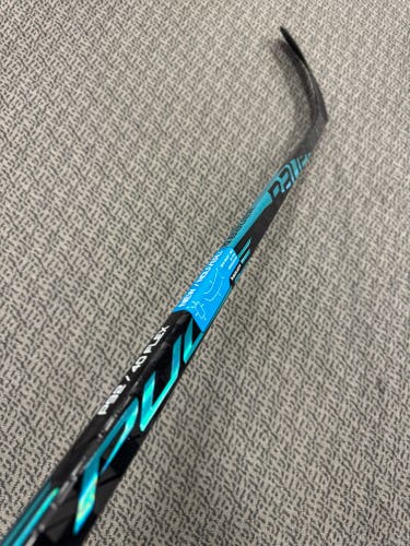 Junior Bauer Pulse Right Handed Hockey Stick P92 40 Flex (New)