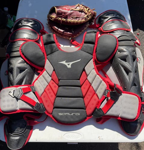 Red Mizuno Samurai Catcher's Set (Used)