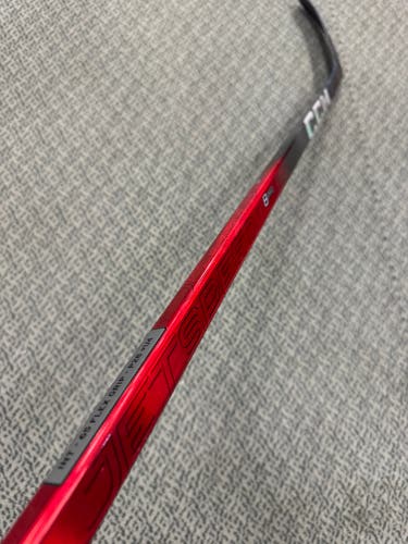 Intermediate Red CCM JetSpeed FT8 Pro Right Handed Hockey Stick P28+1/4 65 Flex (New)