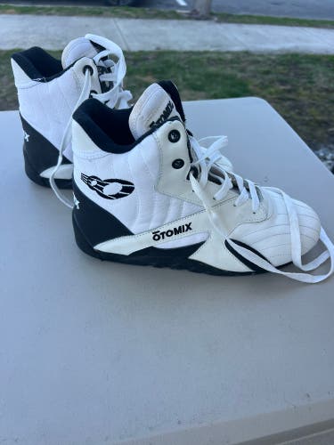 White Unisex Size M 8.0 (W 9.0) Adult Shoes (Used)