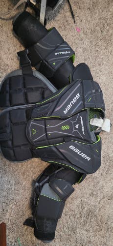 Large/Extra Large Bauer Prodigy Goalie Chest Protector (Used)