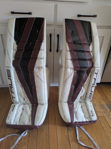 33" 2023 True Catalyst PX3 Pro Goalie Leg Pads Pro Stock (Used)