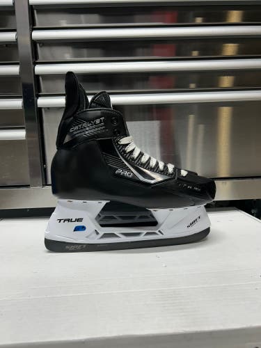 True Catlyst pro Skate Size 9 Regular Width (New) Pro Stock NHL
