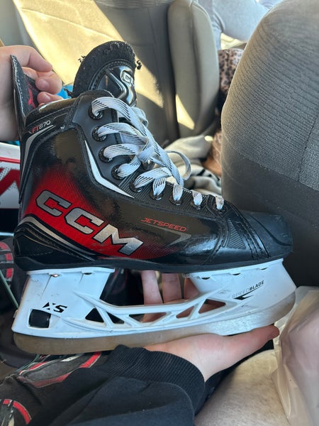 Red CCM JetSpeed FT860 Hockey Skates Wide Width Size 4.5 (Used)