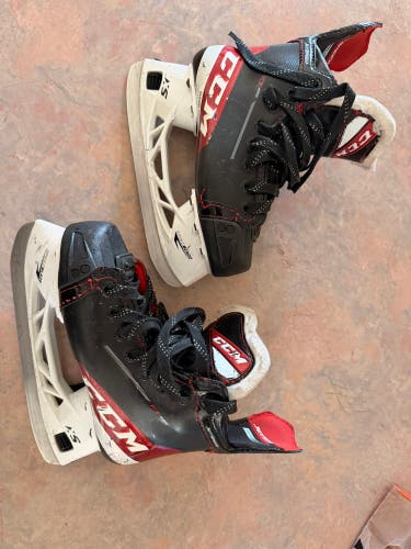 Black 2021 CCM JetSpeed FT485 Hockey Skates Regular Width Size 1.5 (Used)