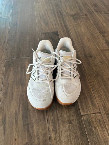 White Men's Size M 9.5 (W 10.5) Adult New Balance 3000v7 Low Top Turf Cleats (Used)