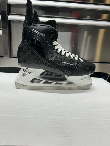 True Custom SVH Pro Skate Size 9 Regular Width NHL Pro Stock (New)