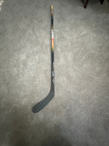 Intermediate Zt2 Pro Right Handed Hockey Stick P28 55 Flex (New)