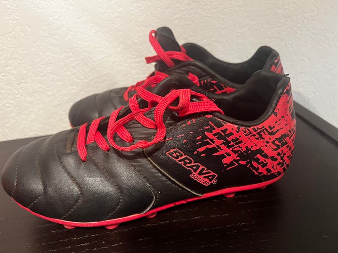 Pink Kids 1.5Y (Big Kids / Youth) Molded Cleats Cleats (Used)