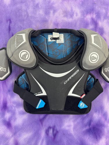 Small Youth Maverik Charger Shoulder Pads (Used)