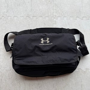 Black Adult Unisex Under Armour Coach's Bag (Used)