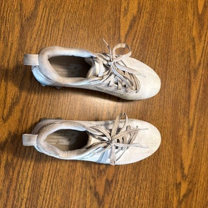 White Men's Size M 9.5 (W 10.5) Adult New Balance Freeze 4.0 Low Top Molded Cleats (Used)