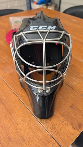 Senior Large CCM 9000 Goalie Mask (Used)