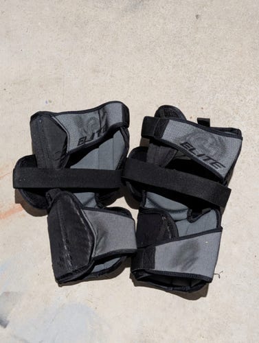 Bauer (Used) Elite Knee Guards - Senior