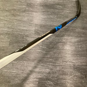 Intermediate Bauer Nexus E3 Hockey Stick | RH P88