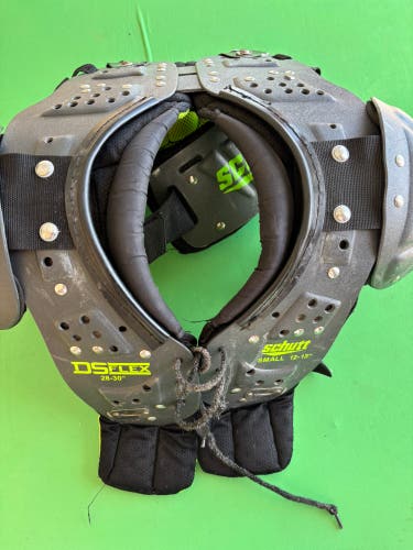 Youth Small Schutt DS Flex Shoulder Pads w/ Schutt Flak Jacket