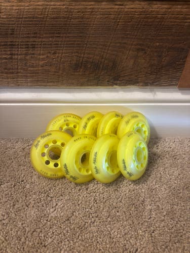 Used Labeda Addiction Roller Hockey Wheels Hi-Lo Setup