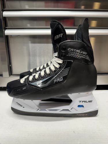 True Catalyst Pro Skate Size 8 Regular Width NHL Pro Stock (New)