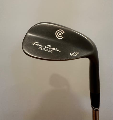 Men's Cleveland tour action Right Handed Wedge Stiff Flex 60 Degree Steel Shaft (Used)