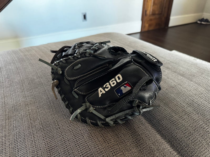 Wilson A360 RH Catcher's Baseball Glove 32.5" (Used)