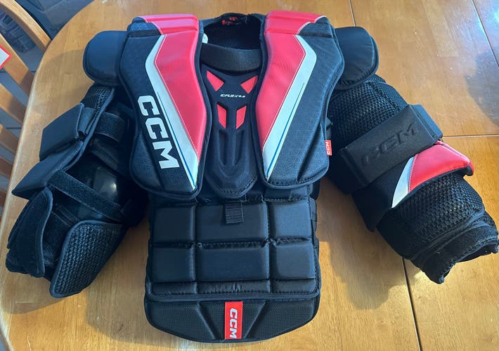 Large INT CCM EFlex 6.9 Goalie Chest Protector (Used)