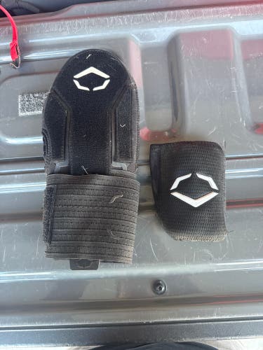 Black Senior EvoShield Sliding mitt Wrist Guards (Used)