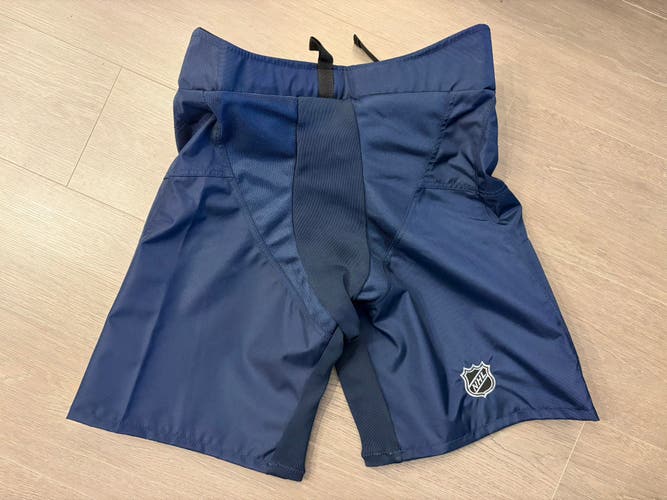 Warrior Covert QRE Pro Girdle/Pants shell Medium Plain Navy - Washington Capitals Pro Stock (New)