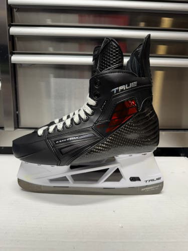 True Custom SVH Pro Skate Size 8 Wide Fit NHL Pro Stock (New)