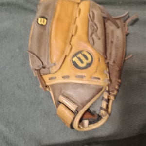 Wilson RH A440 Fastpitch Softball Glove 13" (Used)