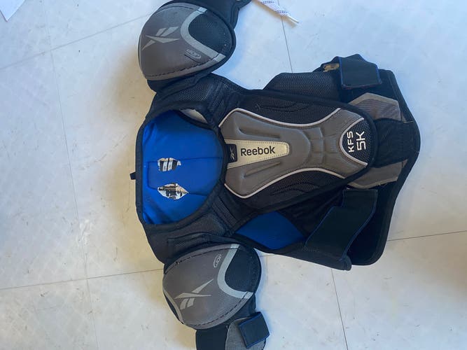 Large Junior Reebok Shoulder Pads (Used)