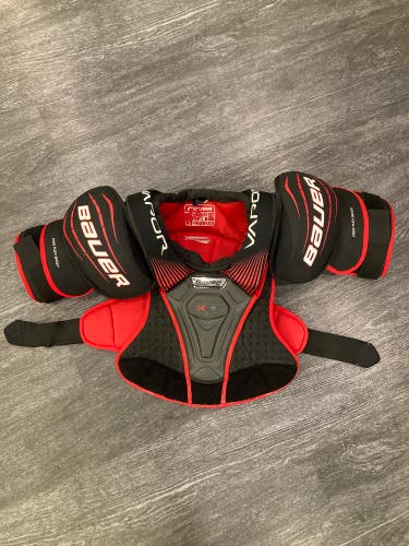 Senior Medium Bauer Vapor Velocity Shoulder Pads