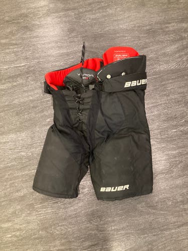 Senior Medium Bauer Vapor APX2 Hockey Pants