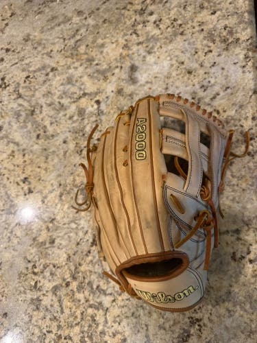 Wilson A2000 1799 RH Outfield Baseball Glove 12.75" (Used)