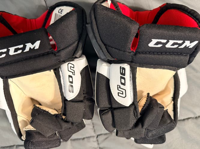 CCM U+ 06 Gloves 14" (Used)