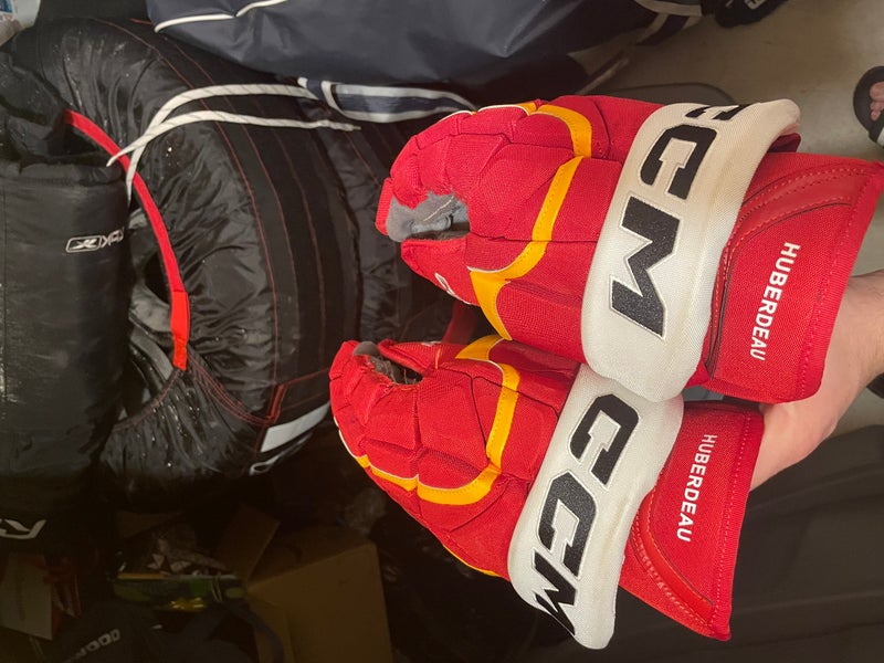 CCM HG12 Gloves 14" Pro Stock (Used)