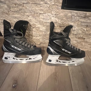 CCM Ribcor Maxx Pro Hockey Skates Regular Width Size 3.5 (Used)