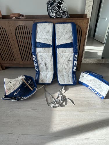 34" CCM EFlex 5 Goalie Leg Pads (Used)