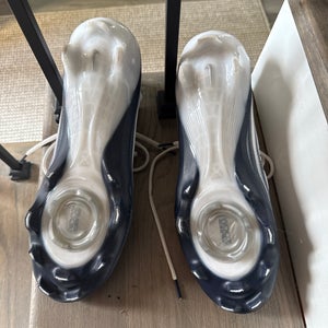 Men's Size M 11.5 (W 12.5) Nike Mid Top (Used)