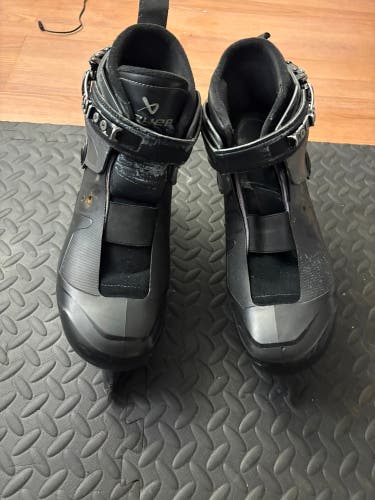 2024 Bauer Konekt 2 Hockey Goalie Skates Regular Width 12 (Used)