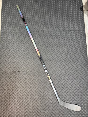 Senior CCM JetSpeed FT8 Pro Left Hand Hockey Stick P28 65 Flex (New)