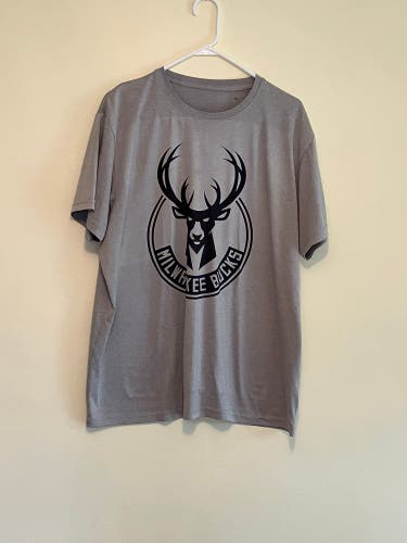 NBA Milwaukee Bucks Graphic Print Dri-Fit Tee Men’s XXL Grey/Black Sportswear