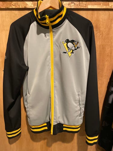 Gray & Black Reversible Large Men's Pittsburgh Penguins team jacket (Used)