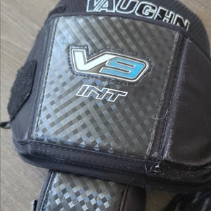Vaughn v9 Intermediate Knee Pads