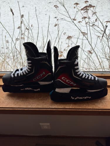2025 CCM JetSpeed FT870 Hockey Skates Regular Width 9 (New)
