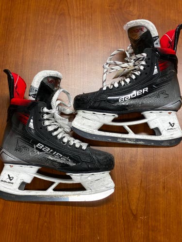 Intermediate Bauer Vapor X5 Pro Hockey Skates 6 (Used)