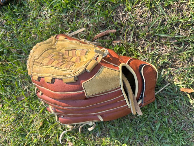 DSG RH Pitcher's Baseball Glove 13" (Used)