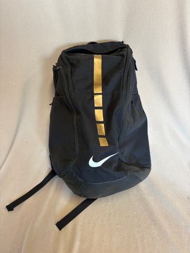 Nike Elite Quad zip basketball back pack (Used)